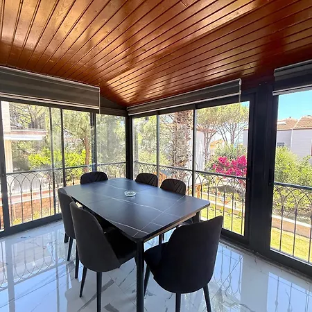 Apartment Pearl Mansion-2 Sea View 3br Duplex Villa, Near Seaside In Cunda
